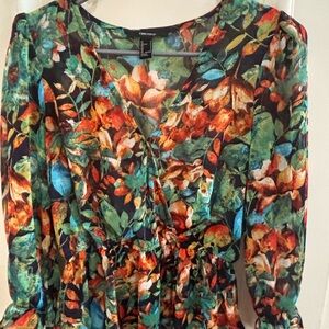 Forever 21 Floral Long Sleeve ruffled blouse
